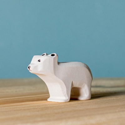 BumbuToys' wooden polar bears, a charming set that celebrates these Arctic icons.