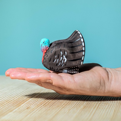 BumbuToys' majestic turkey statue, reflecting the beauty of farm life.