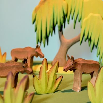 Realistic Wooden Moose Calf - Perfect for Nature-Themed Playsets