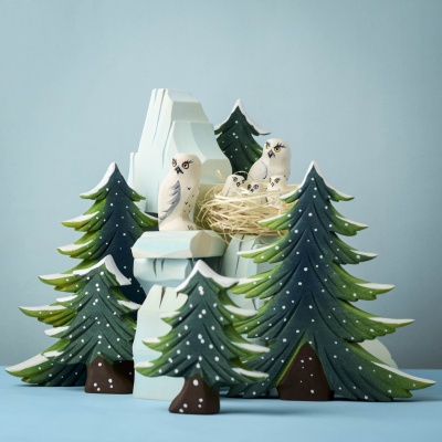 Snowy Owl Set in a winter scene with snowy trees and ice-themed decorations.