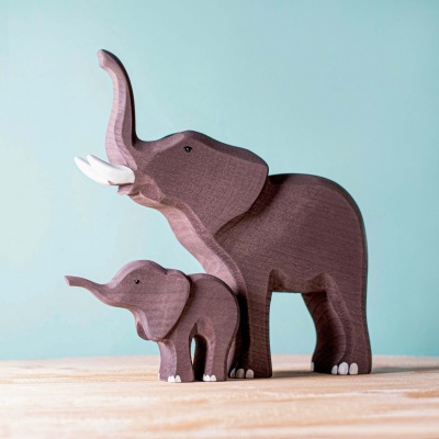 Artisanal wooden elephants Bumbi and Bimbi from BumbuToys, paired with geometric Savanna Rocks