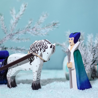 A noble White Horse by BumbuToys, poised for adventure in your child's imaginative play.