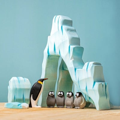 Sustainable wooden Emperor Penguin and chicks by BumbuToys, fostering imaginative storytelling.
