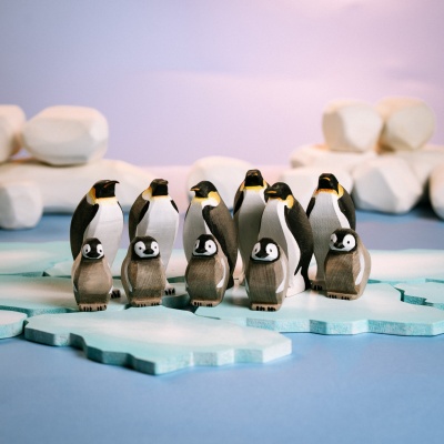 Artisanal Penguins & Ice Floe SET from BumbuToys, a perfect gift for young wildlife enthusiasts.