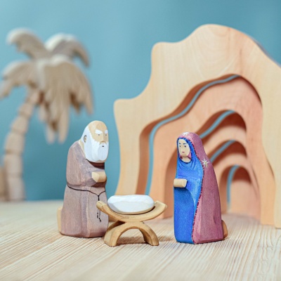 Sustainable wooden nativity set with St. Joseph and St. Maria by BumbuToys