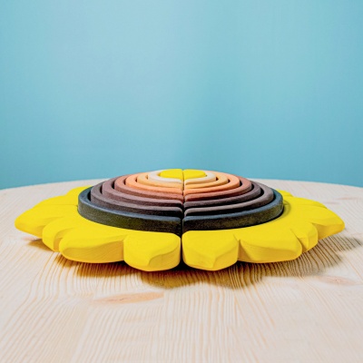 Blooming playtime fun with BumbuToys' Sunflower, designed for educational exploration.