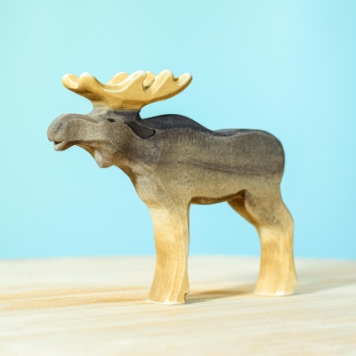 Sustainable Wooden Moose Figure - Leader of the Family
