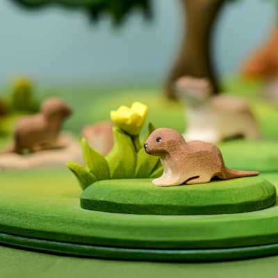 Bumbutoys Crafted Painted Otter Set for Kids