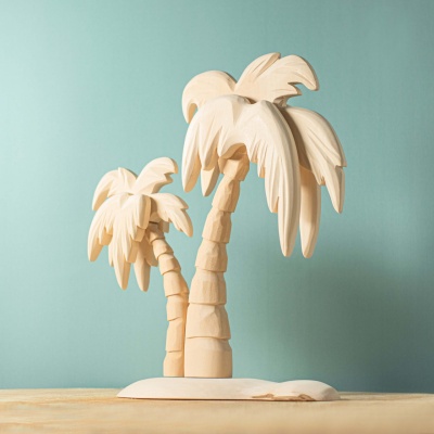 Sustainably sourced NAKED Palm Tree, a testament to BumbuToys' eco-conscious craft.