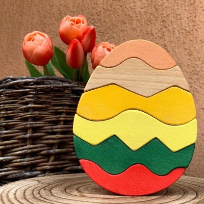 A delightful Egg Puzzle, carefully painted by BumbuToys artisans, ready to brighten any playroom.