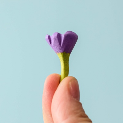Small Flower Lila