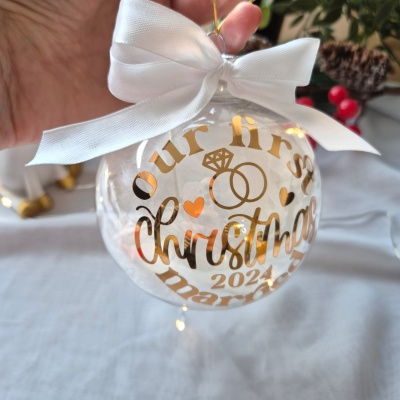 Glob personalizat ”Our first Christmas married”