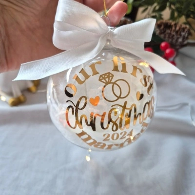 Glob personalizat ”Our first Christmas married”