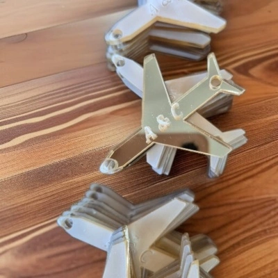Avioane Personalizate din Plexiglas