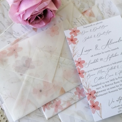 Invitație cu flori roz