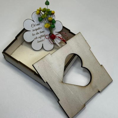 Mărtisoare personalizate cu nume si flori uscate in cutie - Img 2