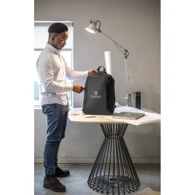DRAMMEN. Rucsac pentru laptop din poliester reciclat 600D de înaltă densitate - Negru - 24 L - Img 6