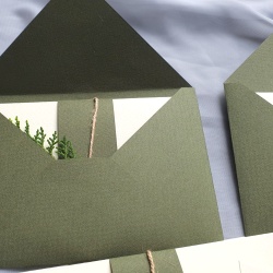Invitatie cu frunza de pin si sigiliu - Img 2