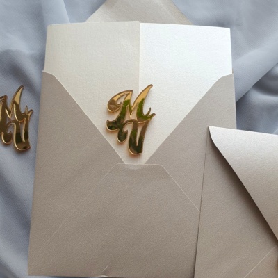 Invitatii cu margini aurite si sigiliu din plexiglas personalizat - Img 3