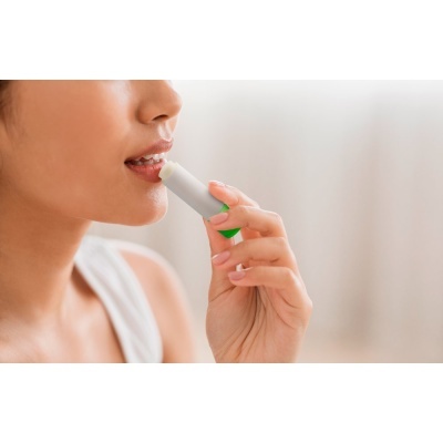 JOLIE VEGAN. Balsam de buze vegan, din ABS reciclat (100% rABS) și PP, cu aromă de vanilie - Img 2
