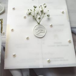 Invitatie cu perle si detalii aurite - Img 2