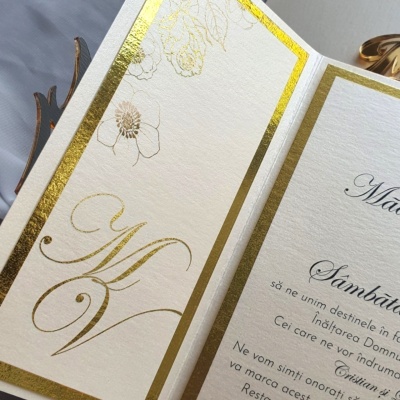 Invitatii cu margini aurite si sigiliu din plexiglas personalizat - Img 4