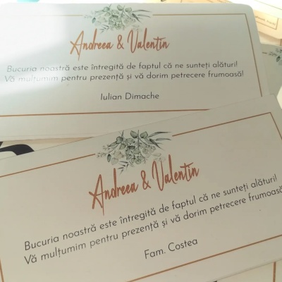 Plic de dar cu frunze verzi