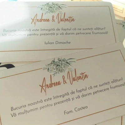 Plic de dar cu frunze verzi
