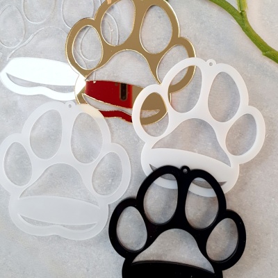 Glob plexiglas figurina