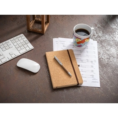 HAWKINS A5. Caiet A5 din plută cu pagini simple din material certificat FSC™ și alte materiale controlate - Img 3