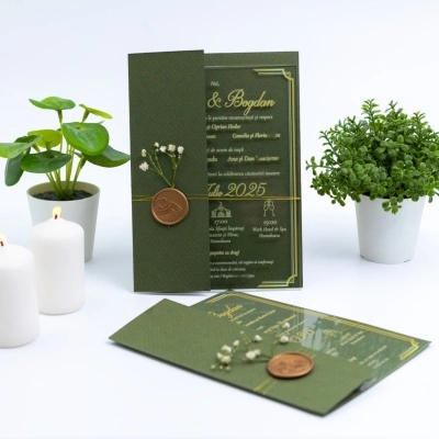 Invitatie de nuntă tranparenta cu semiplic verde olive
