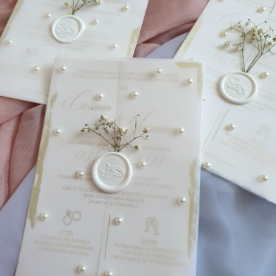 Invitatie cu detalii aurii si perle - Img 2