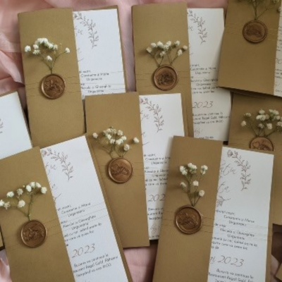 Invitatie cu flori naturale si semiplic kraft - Img 2