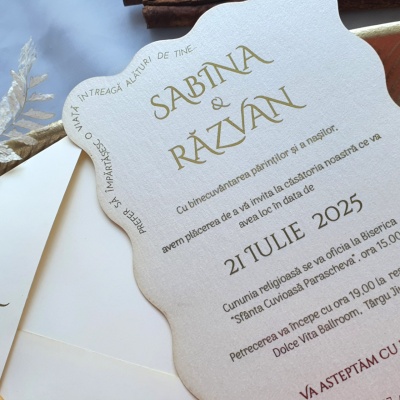 Invitație ivory cu plic personalizat