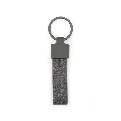 RAVEN. Breloc de formă dreptunghiulară realizat din metal și pet reciclat (30% reciclat) - Gri inchis