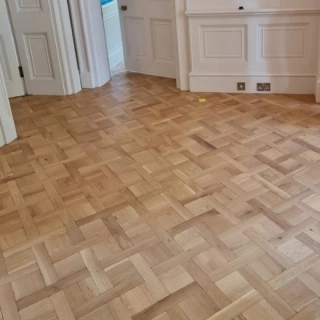 Parchet stejar stratificat Basket Weave finisaj transparent