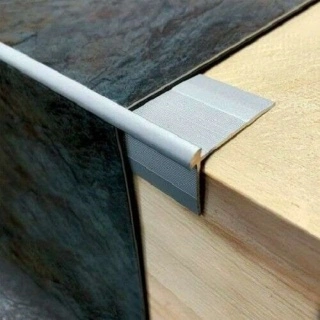 Profil  SPC-LVT dublu 6.5mm pentru scari