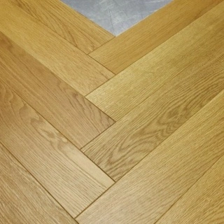 Herringbone Stejar Select 120/14.7mm Golden Oil