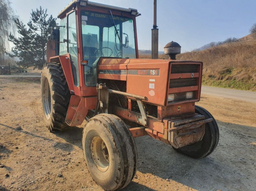 Dezmembram tractor Renault 891