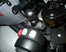 Csőre, kormányra, .. szerelhető tartó adapter (12,7-tól 31,7 mm-ig)