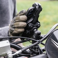 RAM® Quick-Grip™ Pro telefontartó 1"-os golyóval (B méret) és rezgéscsillapítóval