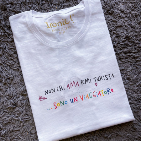 Maglia Donna "Non chiamarmi turista sono un viaggiatore"