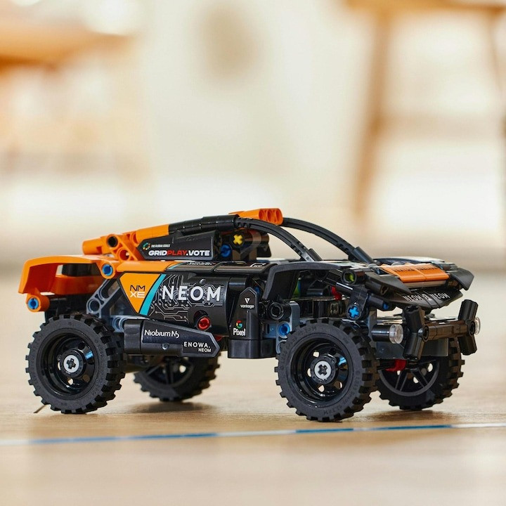 LEGO® Technic - Neom Mclaren extremerace car 42166, 252 piese - 2 | YEO