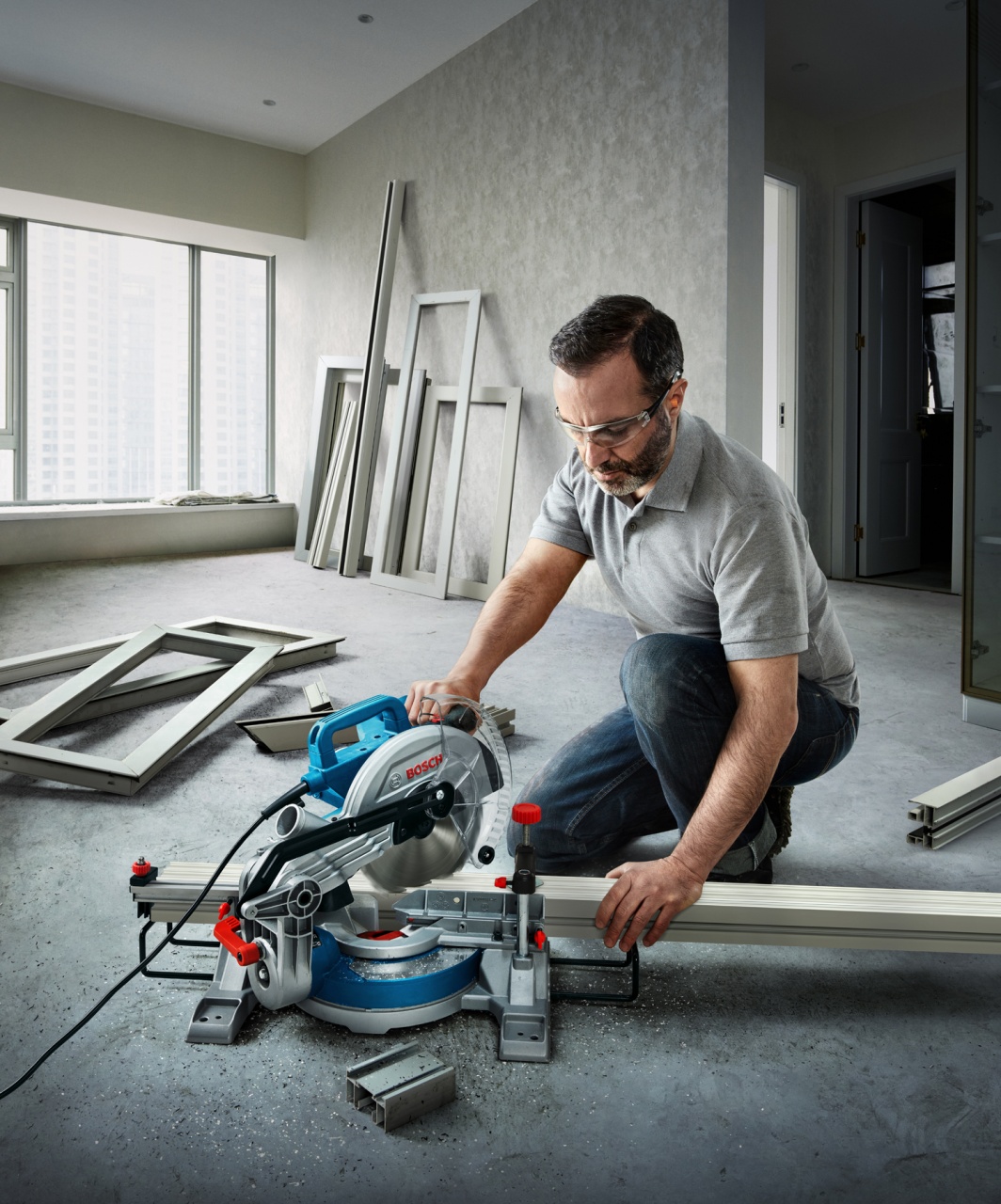 Bosch GCM 216 Fierastrau circular stationar 1300 W, 216 mm - 2 | YEO