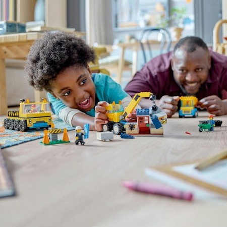 LEGO® City - Camioane de constructie si macara cu bila pentru demolari 60391, 235 piese - 1 | YEO