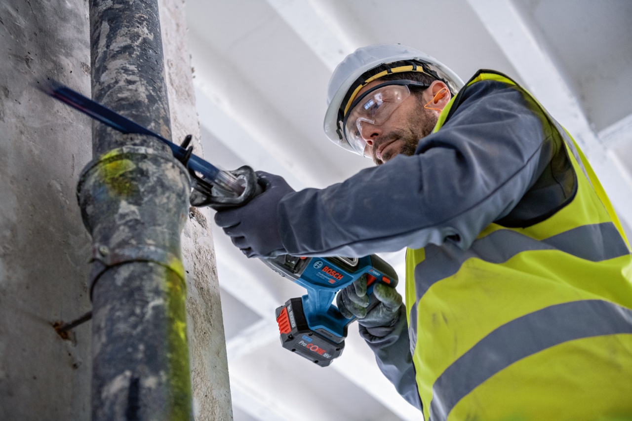 Bosch GSA 185-LI (solo) Fierastrau sabie brushless 230mm, Li-Ion 18V + 2 panze, fara acumulator in set - 1 | YEO