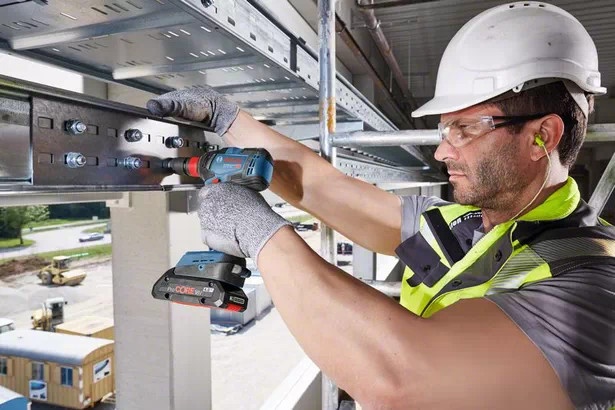 Bosch GDX 18V-200 (solo) Masina de insurubat cu impact brushless, Li-Ion, 200Nm, fara acumulator in set - 1 | YEO