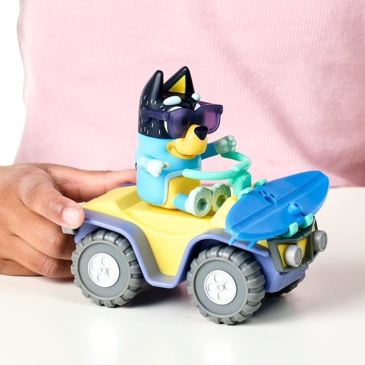 Set de joaca Bluey - Beach vehicle, cu figurina inclusa