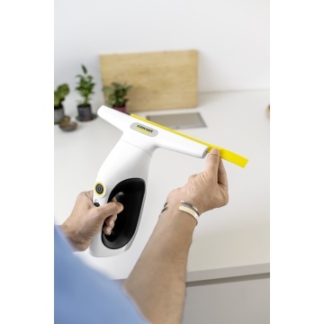 Aspirator pentru geamuri Karcher WV 2, autonomie 35 min, rezervor 120 ml, recipient pulverizator cu laveta, duza lata, duza ingusta, incarcator, 1.633-672.0, Alb - Img 3