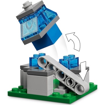 LEGO® Minecraft™ - Atacul baloanelor Ghast asupra satului 21273, 555 piese - Img 4